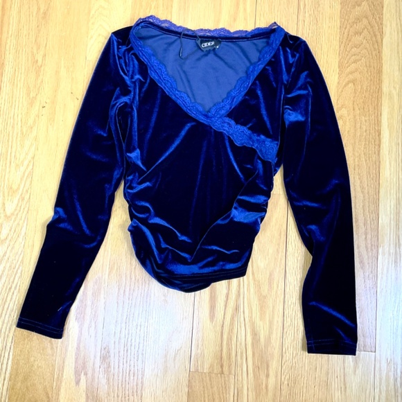 Cider Velvet Top Blue V-Neck Wrap Lace Trim (M) - Picture 4 of 7